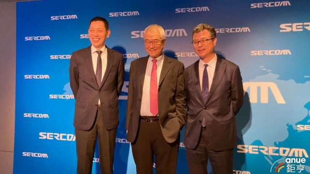 左起為新任董事長王煒、榮譽董事長王伯元與總經理林斌（圖：記者張博翔攝）