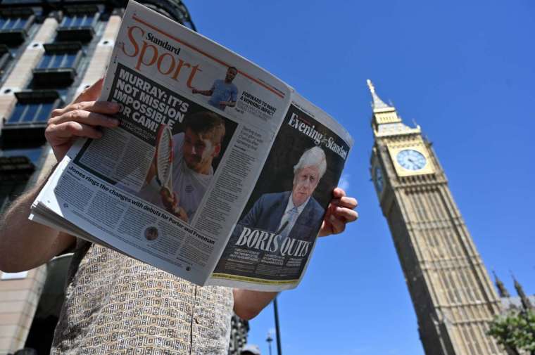 強生宣布請辭，英國進入政治真空期。(圖: AFP)