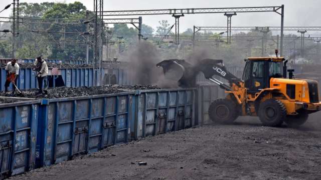 印度6月煤炭進口量衝上新高。(圖: AFP)