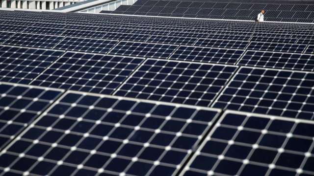 經濟部正式公告，今年太陽光電躉購費率全年一致。(圖:AFP)
