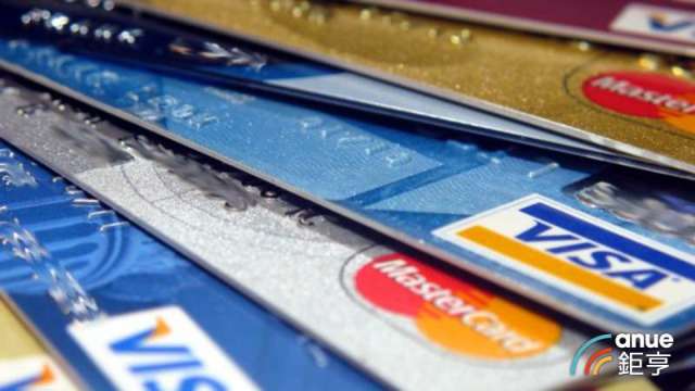信用卡5月刷出2580億元 國泰世華銀10度蟬聯刷卡王。(鉅亨網資料照)