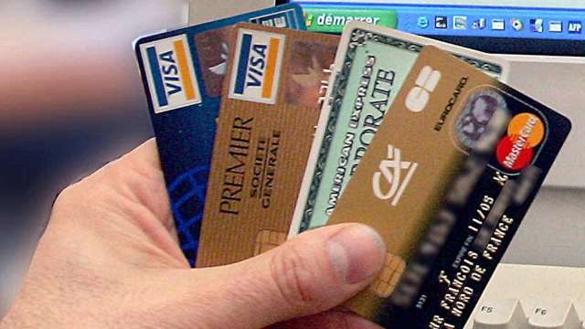 美元飆漲 小摩下調萬事達卡、PayPal 、Visa等多家支付公司獲利預期 (圖片:AFP)
