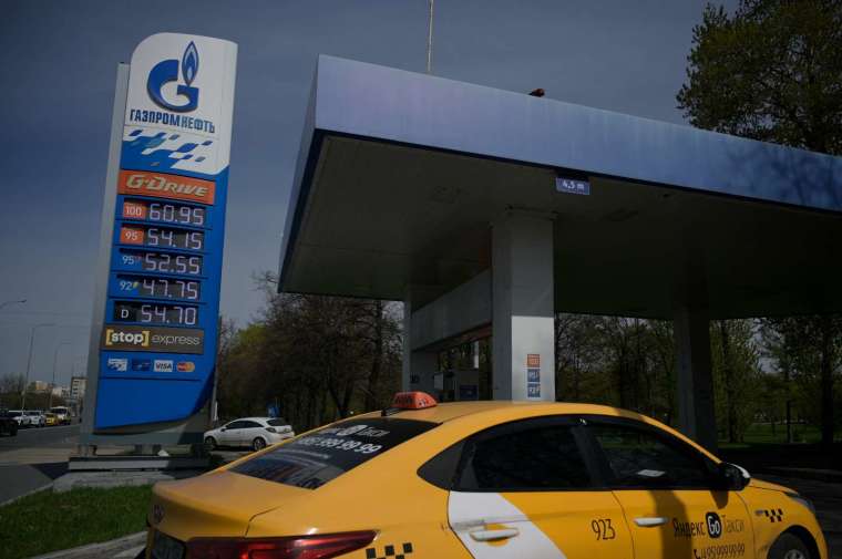 俄國央行總裁警告，西方設俄油上限將大幅推升國際油價。(圖:AFP)