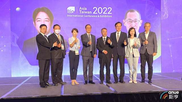 2022亞洲生技大會開幕論壇。(鉅亨網記者沈筱禎攝)
