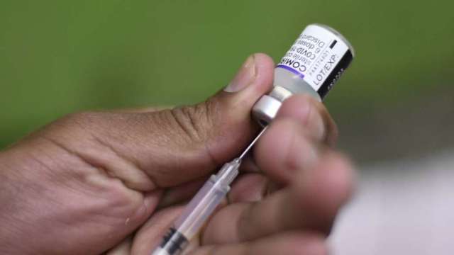 輝瑞新冠疫苗及口服藥物帶動第2季業績大增。（圖：AFP）