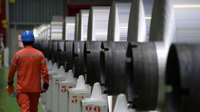 華新8月不鏽鋼盤價每噸降逾2000元 估下半年市場恢復正常。(圖:AFP)