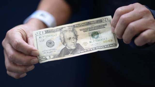 〈紐約匯市〉7月非農意外大增 美元強彈 周線終結連二貶 (圖：AFP)