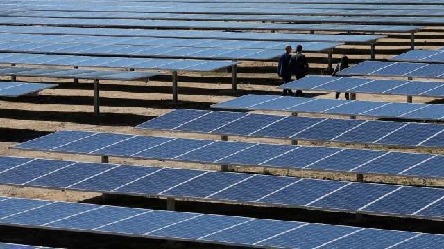 美新疆禁令發酵 中國銷美太陽能板傳受阻 (圖:AFP)