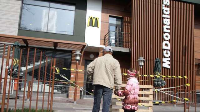 麥當勞宣布未來幾個月將在烏克蘭重新營業。（圖：AFP）