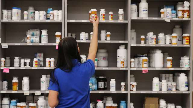 東生華藥品上市目標提前達陣 2025年前再推出骨鬆症相似藥。(圖:AFP)