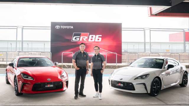 和泰車今日發表全新TOYOTA GR86，左為和泰車總經理蘇純興。(圖：和泰車提供)