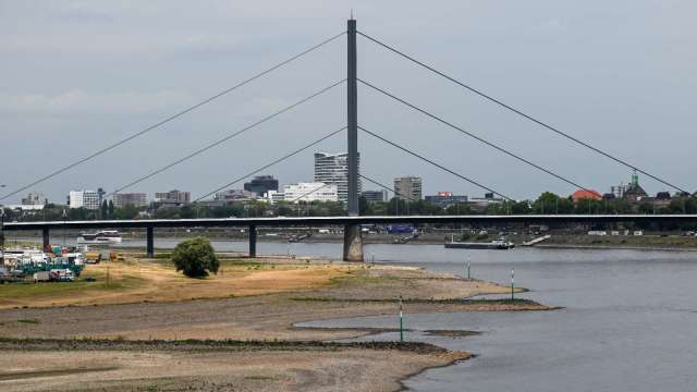 萊茵河本周末水位有望回升 枯水斷航危機暫時喘口氣   (圖:AFP)