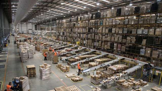 亞馬遜英國倉庫員工將為加薪「準備好罷工」。（圖：AFP）