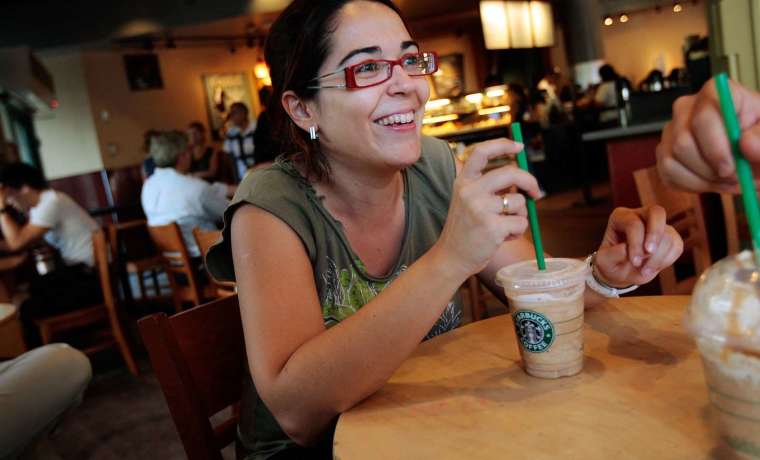 星巴克執行長：1/4咖啡師在3個月內離職 可能和冷飲製作有關 (圖片：AFP)