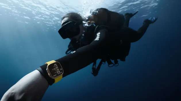 Apple Watch Ultra有相當專業的潛水功能。(圖片：蘋果)
