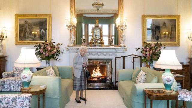 白金漢宮罕見聲明：醫生非常擔心英國女王伊麗莎白二世的健康。（圖：AFP）