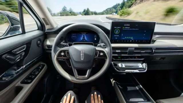 福特汽車將免手控駕駛系統向下擴展至林肯平價跨界車。（圖：林肯）