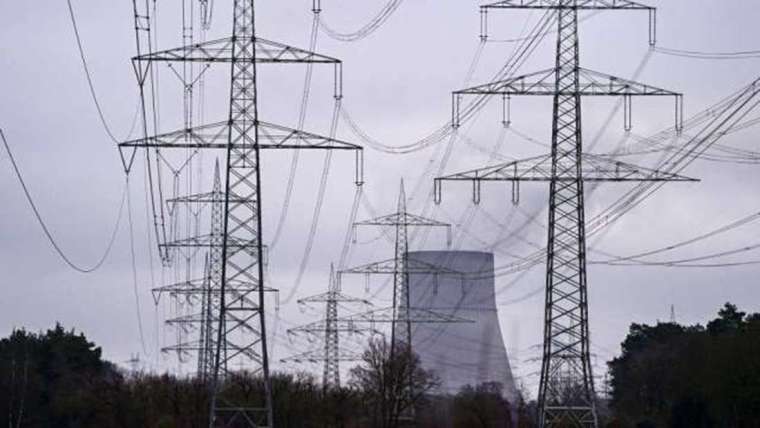 供電危機使亞洲國家暫時把減排承諾擺一邊。(圖: AFP)
