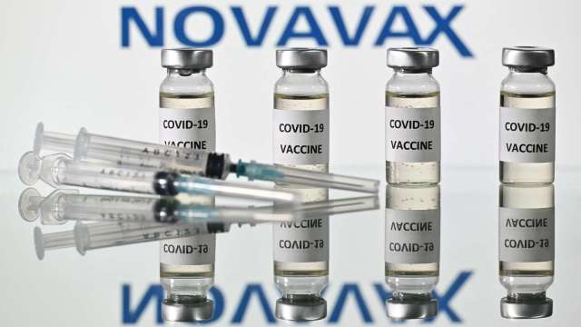 Novavax首批100萬劑新冠疫苗已可供英國使用 激勵股價漲逾6% (圖片:AFP)