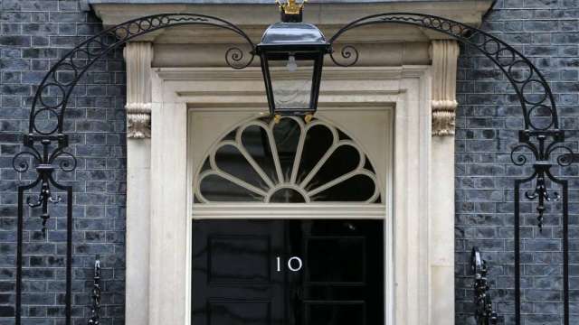 英首相捍衛減稅政策 英鎊轉頭續跌。（圖：AFP）
