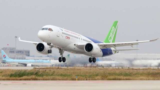 中國完成窄體客機C919認證。（圖：AFP）