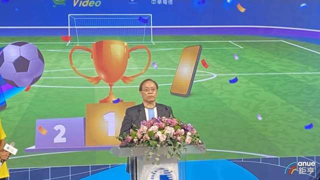 中華電董事長謝繼茂表示，轉播64場卡達世足賽，MOD總用戶上看300萬戶。(鉅亨網記者沈筱禎攝)