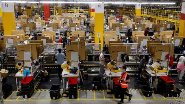 亚马逊年底假期购物季将雇用15万名劳工。（图：AFP）(photo:CnYes)