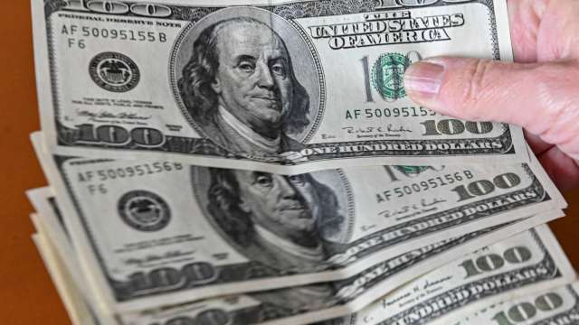 如何應對強勢美元？經濟學家：解方取決政治面因素 (圖：AFP)