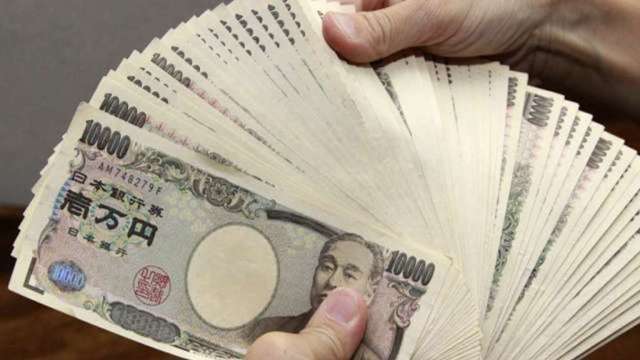 日本上周五估砸5.5兆日元干預匯市 150儼然成為新防線 (圖:AFP)