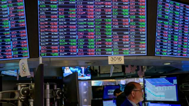 科技股重挫 散戶斥資近3億美元抄底買入亞馬遜(圖片：AFP)