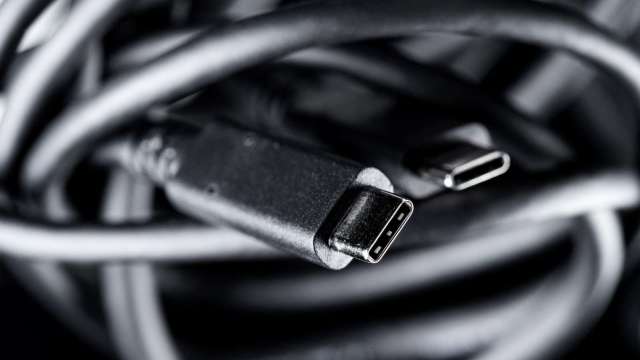 郭明錤：iPhone 15全改採USB-C 三家台廠受益。(圖:AFP)
