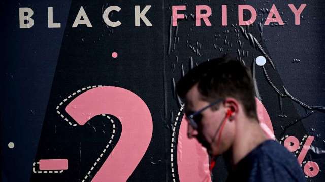 美國零售商力求黑色星期五能以低折扣換來高額銷售。（圖：AFP）
