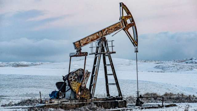 油價月線下滑9% 石油股為何反漲5%？ (圖片:AFP)