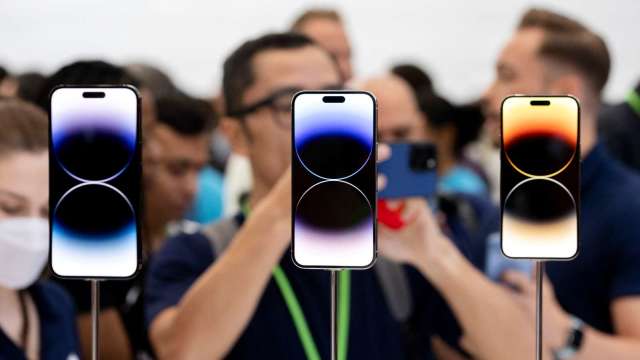 〈美股熱門股〉鄭州廠動亂恐嚴重影響iPhone生產 蘋果盤中跌逾2%(圖片:AFP)
