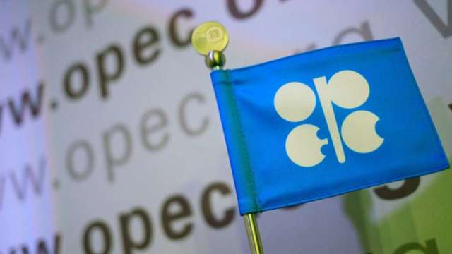 OPEC+代表透露本周可能維持產量不變 (圖:AFP)