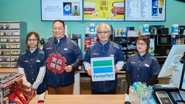 東森購物與全家異業結盟開寵物複合店。(圖：東森購物提供)