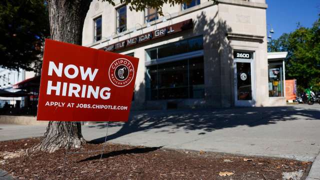 美國上周初領失業金人數降至20.4萬低於預期 創去年9月以來新低(圖片：AFP)
