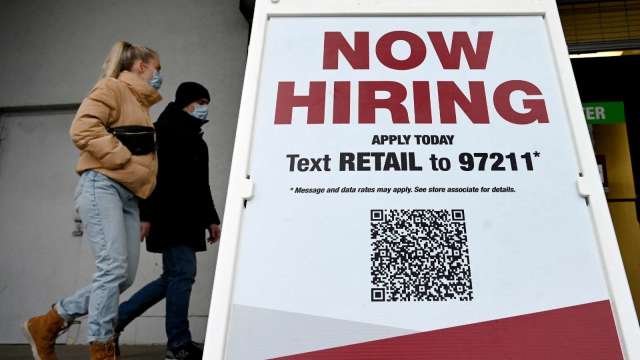 美國上周初領失業金人數續降至20.5萬 低於預期(圖片：AFP)