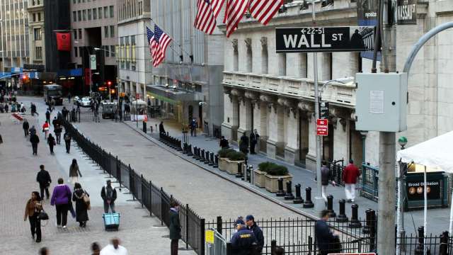 美国纽交所周二多档股票短暂暴跌。(图: AFP)(photo:CnYes)