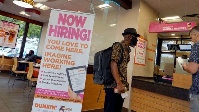 美國12月JOLTS職位空缺意外升逾1100萬個 就業市場仍強(圖片：AFP)