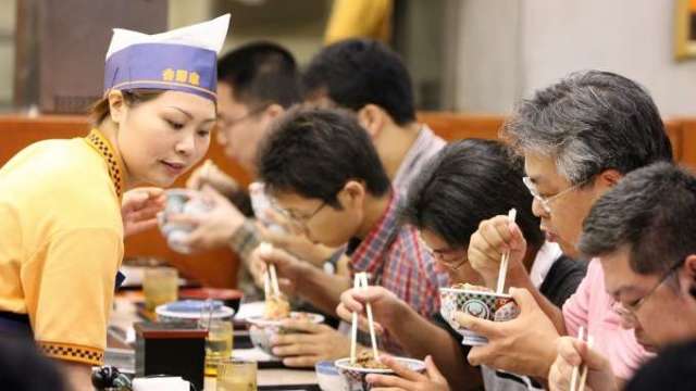 日式速食在中國突然不吃香了 正節節敗退(圖:AFP)