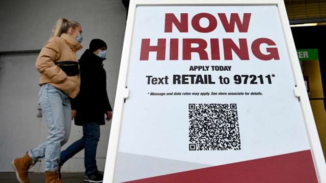 美上周初领失业金人数意外下滑至19.4万人 低于预期(图片：AFP)(photo:CnYes)