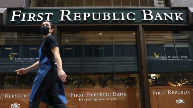 美区域银行股崩盘 部分分析师建议寻找买点(图:AFP)(photo:CnYes)