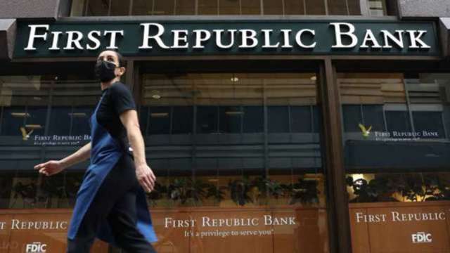 第一共和银行存户称「取款难」。（图：AFP）(photo:CnYes)