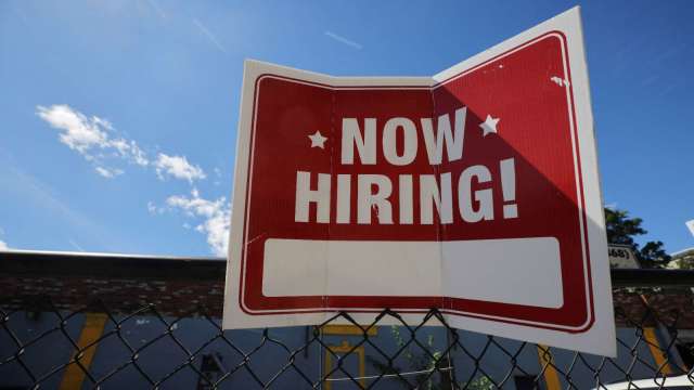 美上周初领失业金人数升至24.5万 写2021年11月来新高（图：REUTERS/TPG）(photo:CnYes)