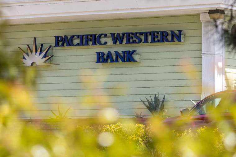 阿克曼发出警告之际，又一家区域银行 PacWest 摇摇欲坠 (图片：AFP)(photo:CnYes)