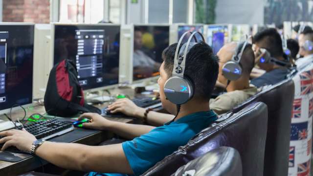 中國國家新聞出版署在周一晚公布5 月國產網路遊戲審批版號名單。（圖：Shutterstock）