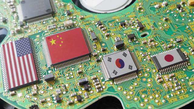日本將管制晶片生產設備出口，中國業者憂下手比美國更重。（圖：Shutterstock）