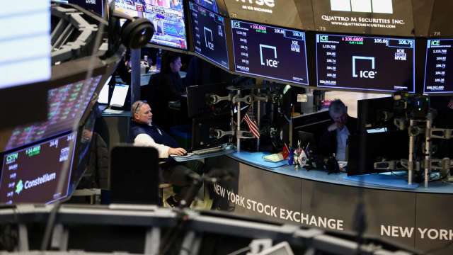 “Debt Ceiling Negotiations Fail, US Stock Indexes Fall in Early Trading”