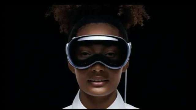 發表Vision Pro後 蘋果傳出收購AR頭戴裝置新創公司 (圖:蘋果官網)